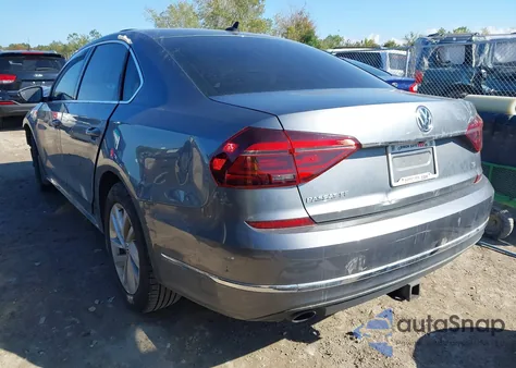 2018 Volkswagen Passat 2.0T Se z USA, uszkodzony, nr VIN 1VWBA7A36JC030995